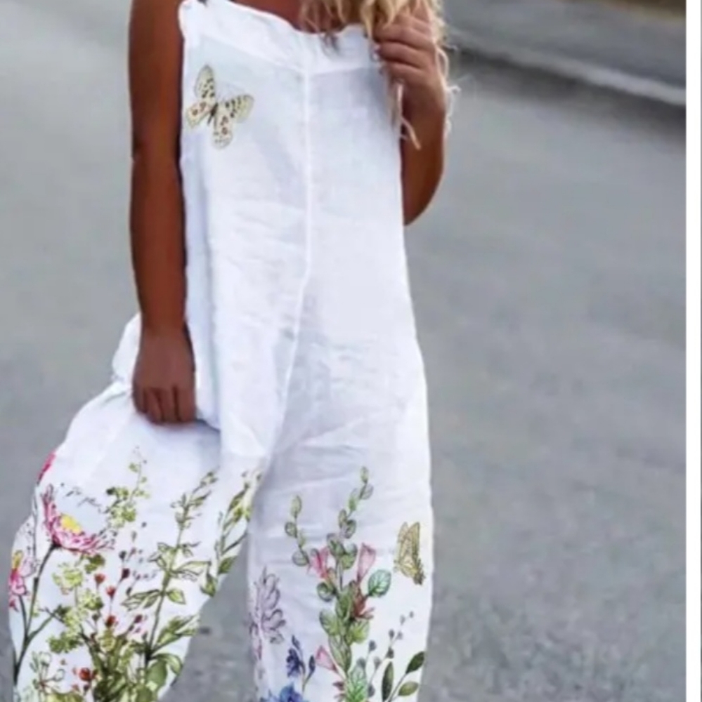Brand New- Never worn Floral Suspender Jumpsuit